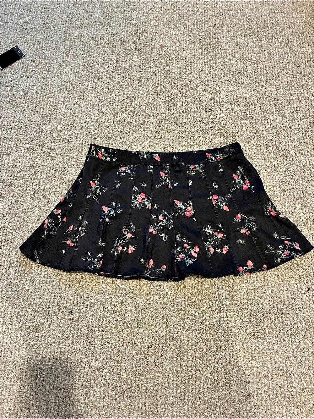 urban outfitters kimchi blue. Floral A-Line Skirt in Black & Red Size Medium